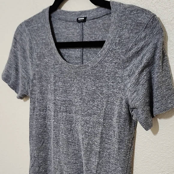 Monrow Gray Fitted Short Sleeve T-Shirt - Picture 5 of 7